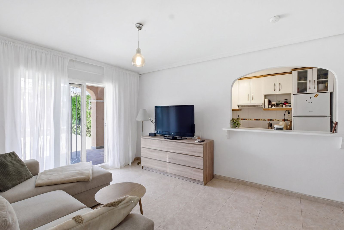 For sale - 2 Bedroom 2 Bathroom Ground Floor Apartment in Playa Flamenca - Punta Prima   - Alicante