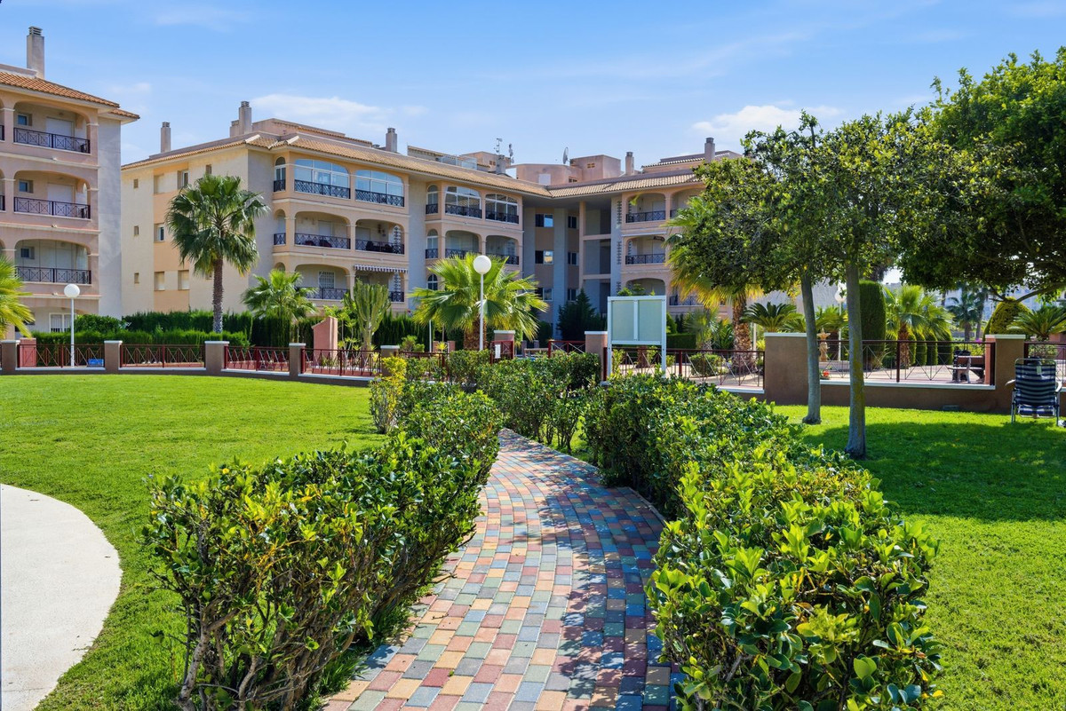 For sale - 2 Bedroom 2 Bathroom Ground Floor Apartment in Playa Flamenca - Punta Prima   - Alicante