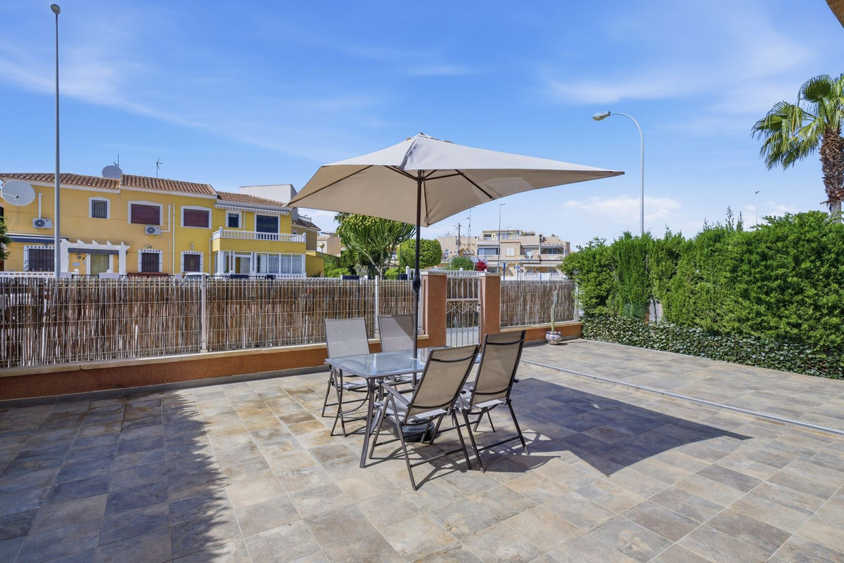 For sale - 2 Bedroom 2 Bathroom Ground Floor Apartment in Playa Flamenca - Punta Prima   - Alicante