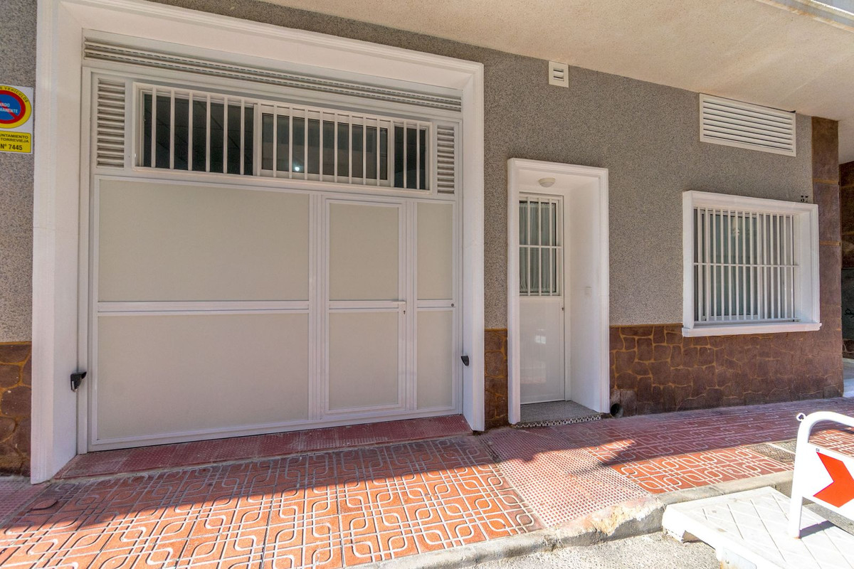 For sale - 2 Bedroom 2 Bathroom Apartment - Ground Floor Apartment in Torrevieja - Torrevieja Centro  - Alicante