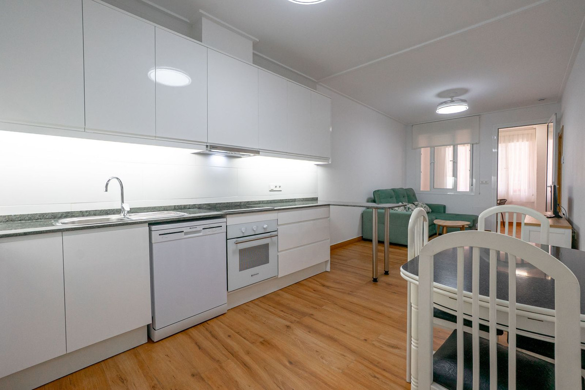 For sale - 2 Bedroom 2 Bathroom Apartment - Ground Floor Apartment in Torrevieja - Torrevieja Centro  - Alicante