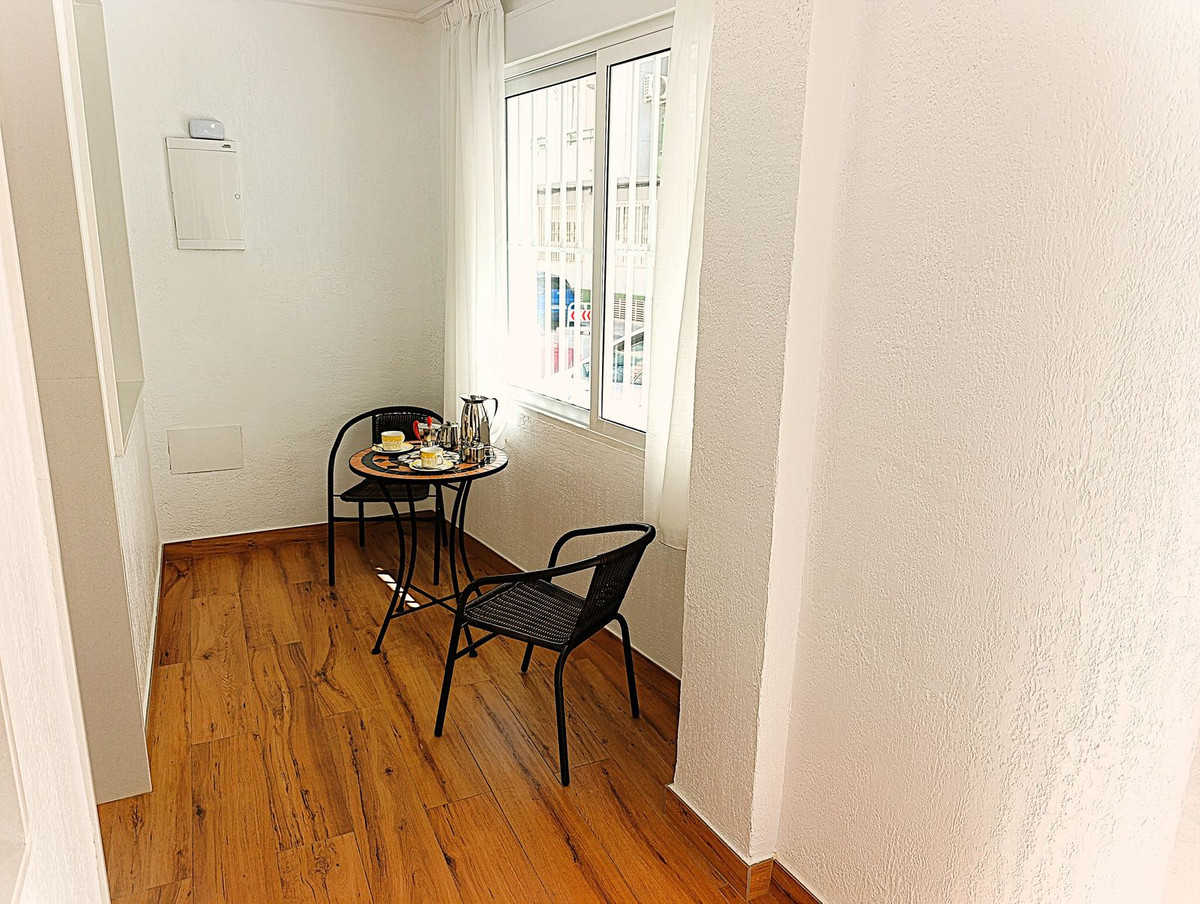 For sale - 2 Bedroom 2 Bathroom Apartment - Ground Floor Apartment in Torrevieja - Torrevieja Centro  - Alicante