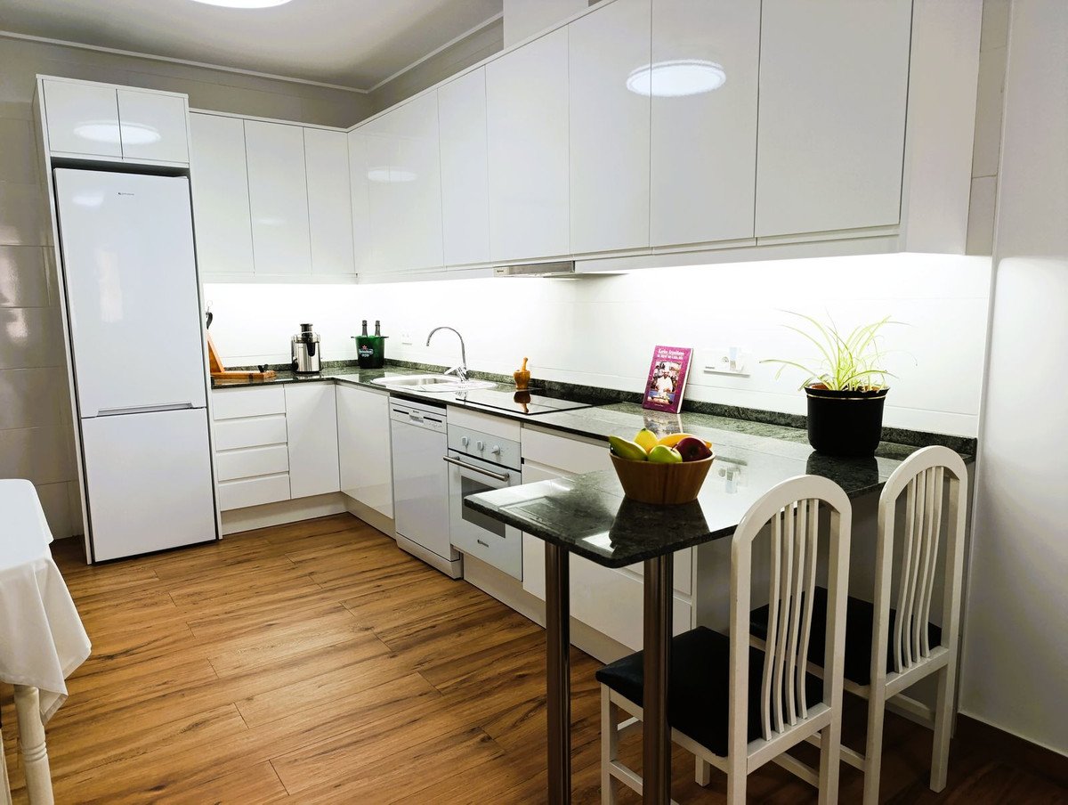 For sale - 2 Bedroom 2 Bathroom Apartment - Ground Floor Apartment in Torrevieja - Torrevieja Centro  - Alicante
