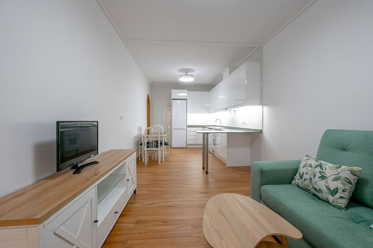 For sale - 2 Bedroom 2 Bathroom Apartment - Ground Floor Apartment in Torrevieja - Torrevieja Centro  - Alicante