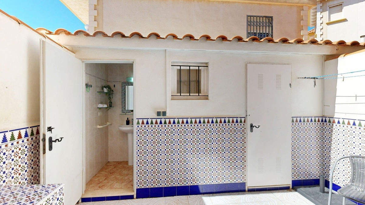 For sale - 3 Bedroom 2 Bathroom House - Townhouse in Pilar de la Horadada - Torre de la Horadada  - Alicante