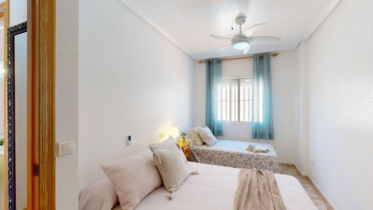 For sale - 3 Bedroom 2 Bathroom House - Townhouse in Pilar de la Horadada - Torre de la Horadada  - Alicante