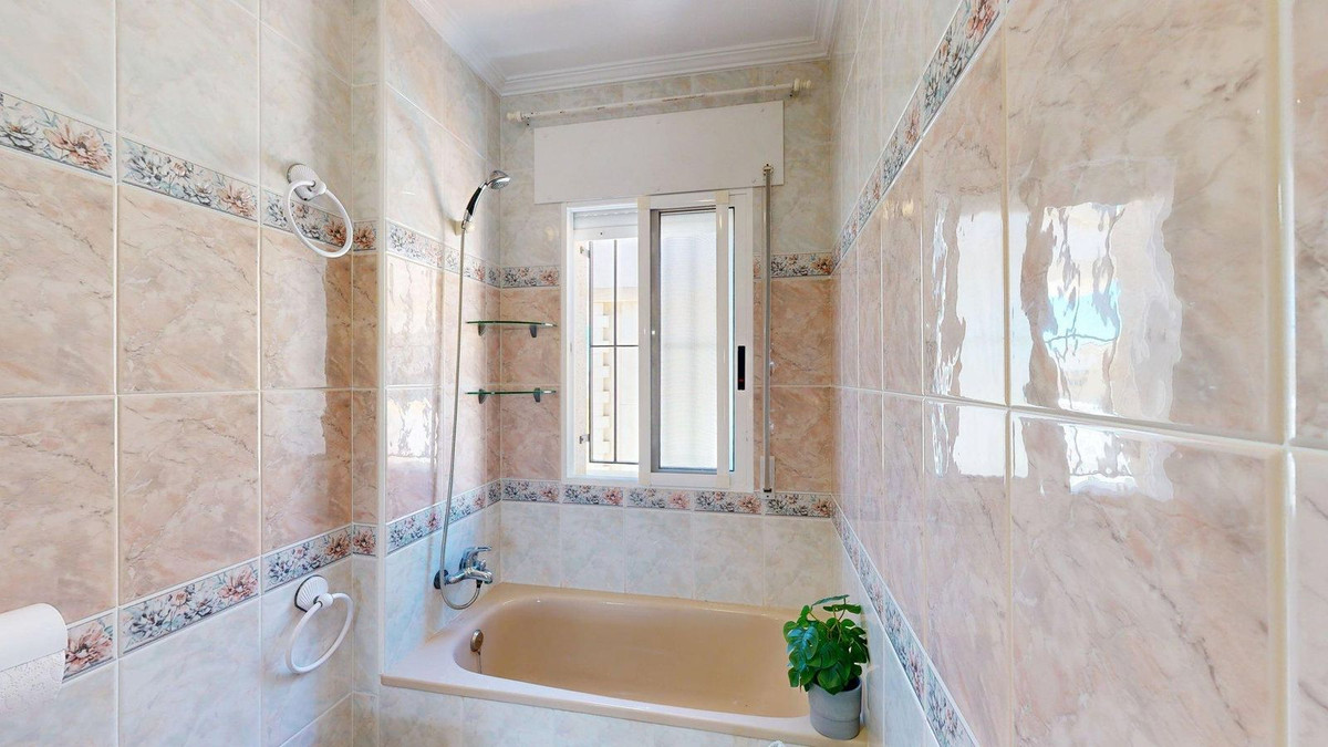 For sale - 3 Bedroom 2 Bathroom House - Townhouse in Pilar de la Horadada - Torre de la Horadada  - Alicante