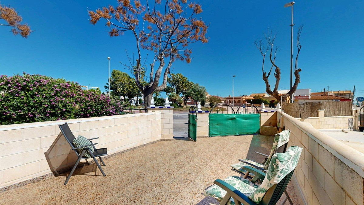For sale - 3 Bedroom 2 Bathroom House - Townhouse in Pilar de la Horadada - Torre de la Horadada  - Alicante