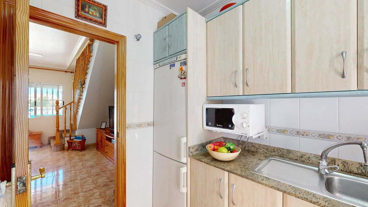 For sale - 3 Bedroom 2 Bathroom House - Townhouse in Pilar de la Horadada - Torre de la Horadada  - Alicante