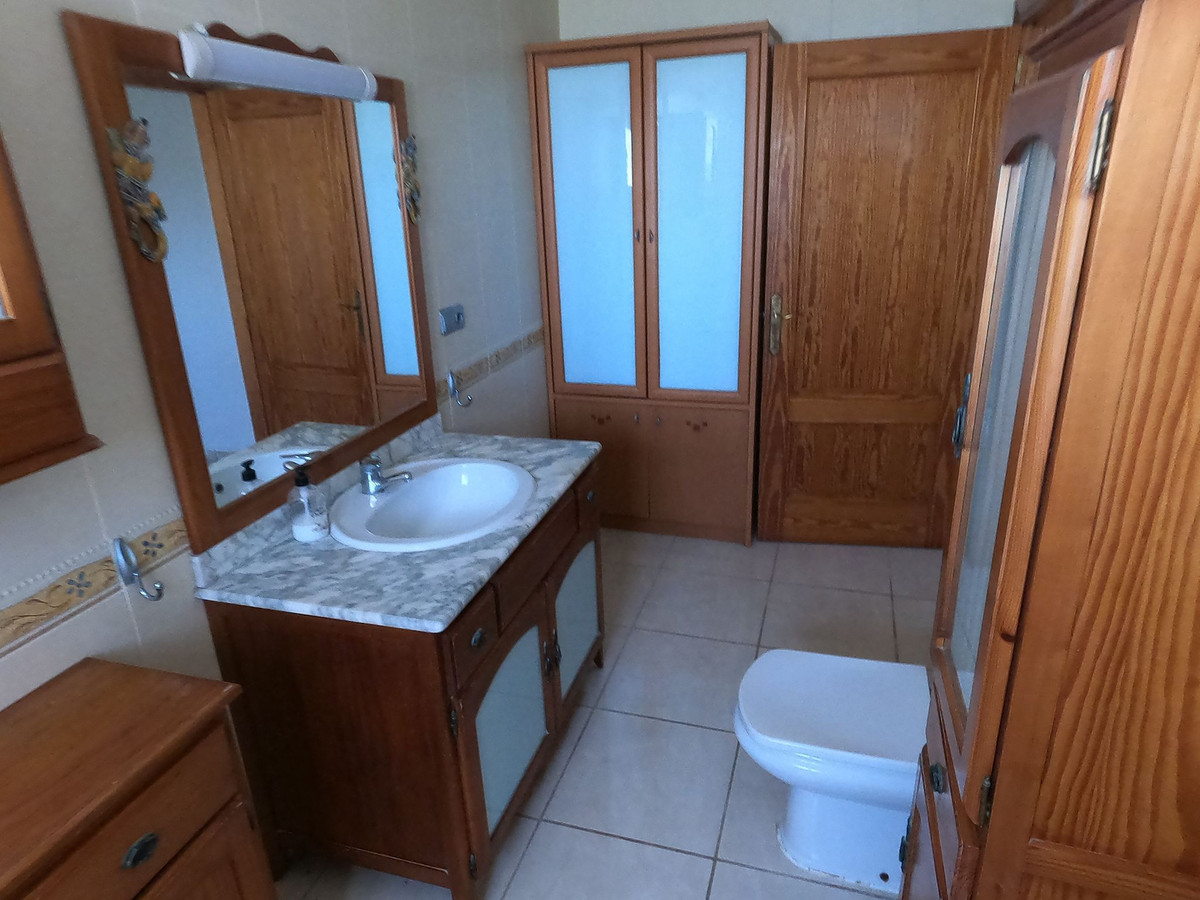 For sale - 4 Bedroom 2 Bathroom House - Detached Villa in Dolores - Dolores Centro  - Alicante