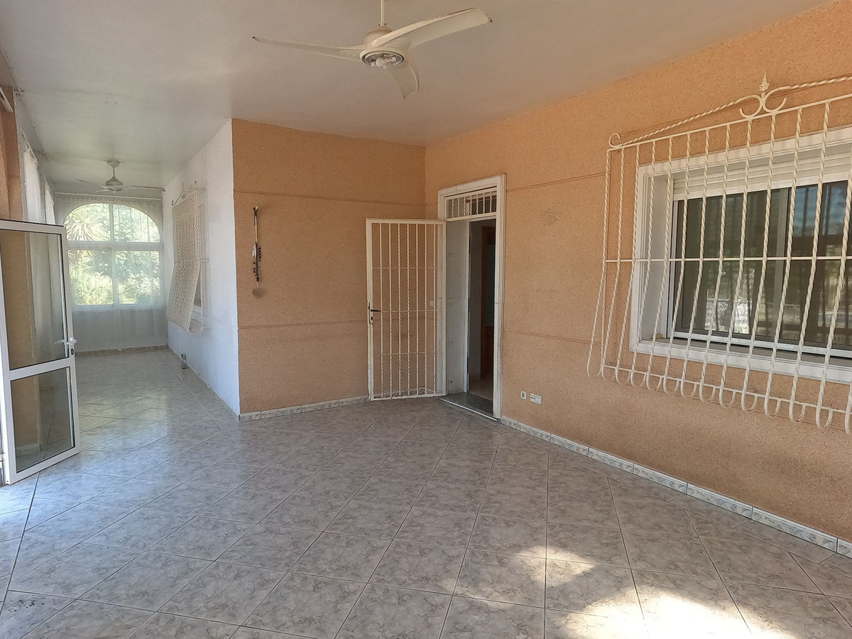 For sale - 4 Bedroom 2 Bathroom House - Detached Villa in Dolores - Dolores Centro  - Alicante