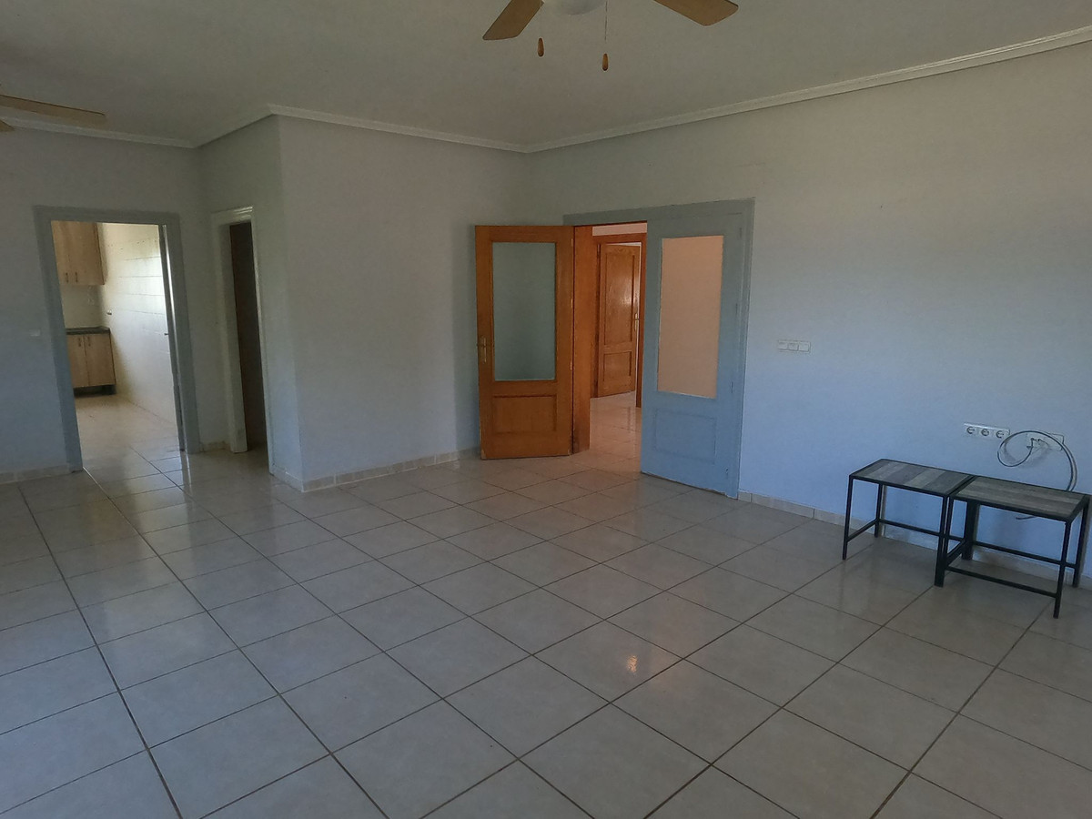 For sale - 4 Bedroom 2 Bathroom House - Detached Villa in Dolores - Dolores Centro  - Alicante
