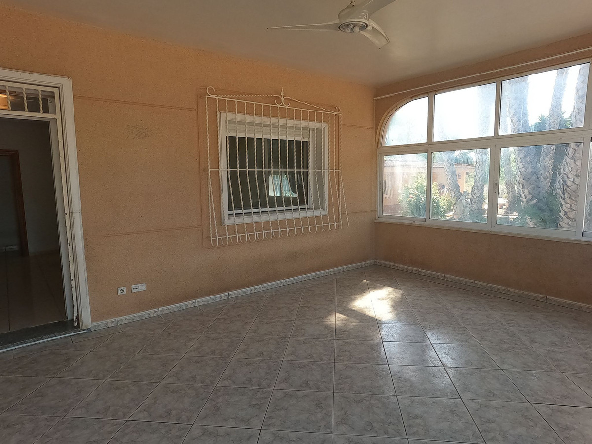 For sale - 4 Bedroom 2 Bathroom House - Detached Villa in Dolores - Dolores Centro  - Alicante