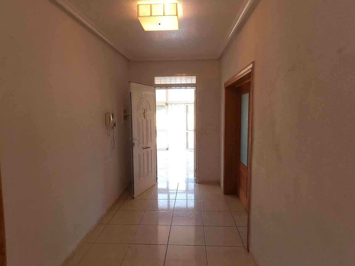 For sale - 4 Bedroom 2 Bathroom House - Detached Villa in Dolores - Dolores Centro  - Alicante