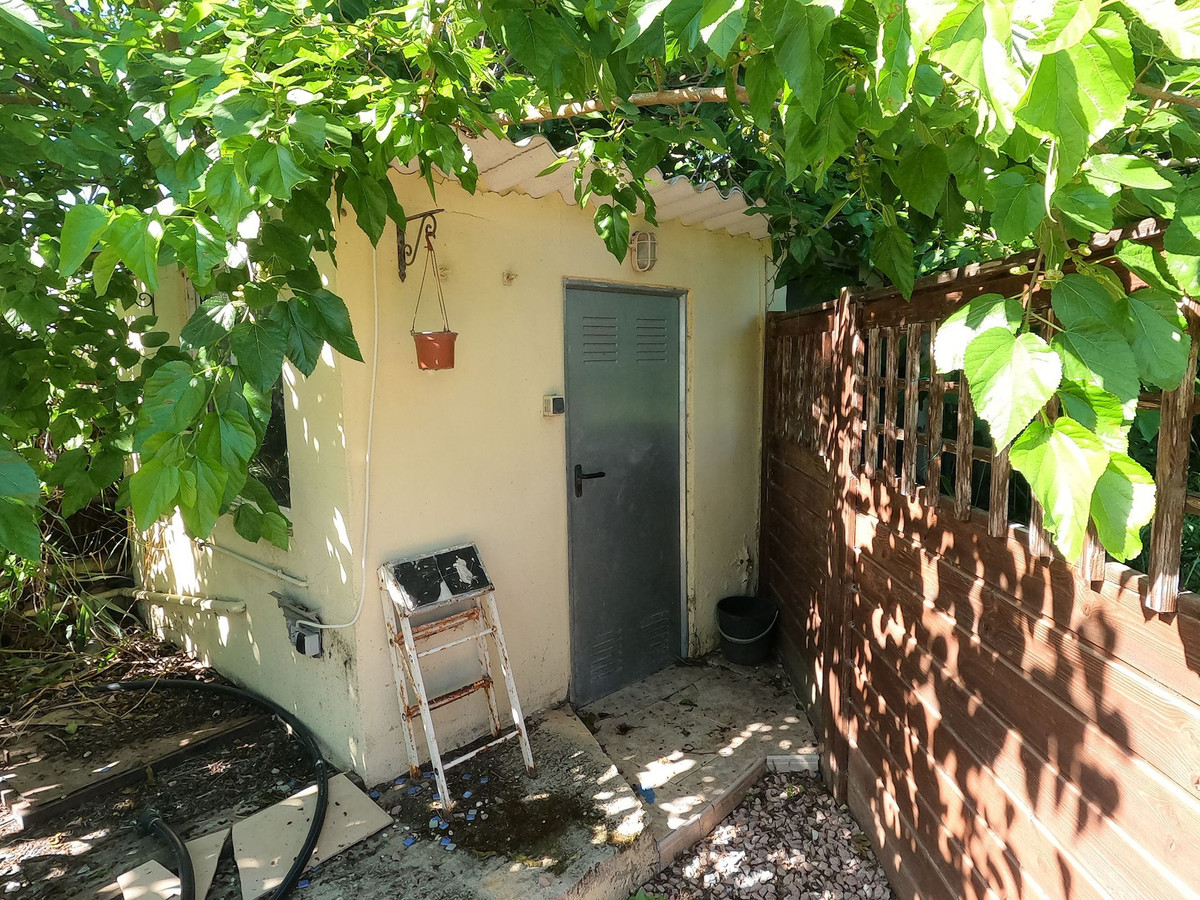 For sale - 4 Bedroom 2 Bathroom House - Detached Villa in Dolores - Dolores Centro  - Alicante