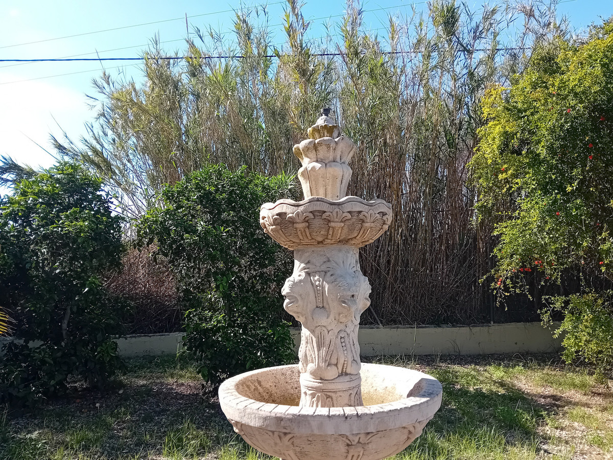 For sale - 4 Bedroom 2 Bathroom House - Detached Villa in Dolores - Dolores Centro  - Alicante