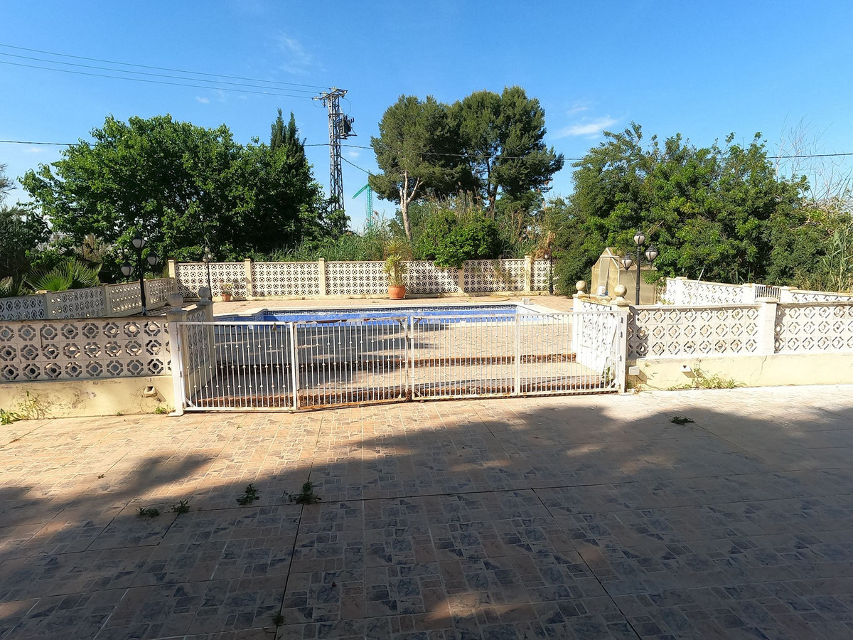 For sale - 4 Bedroom 2 Bathroom House - Detached Villa in Dolores - Dolores Centro  - Alicante