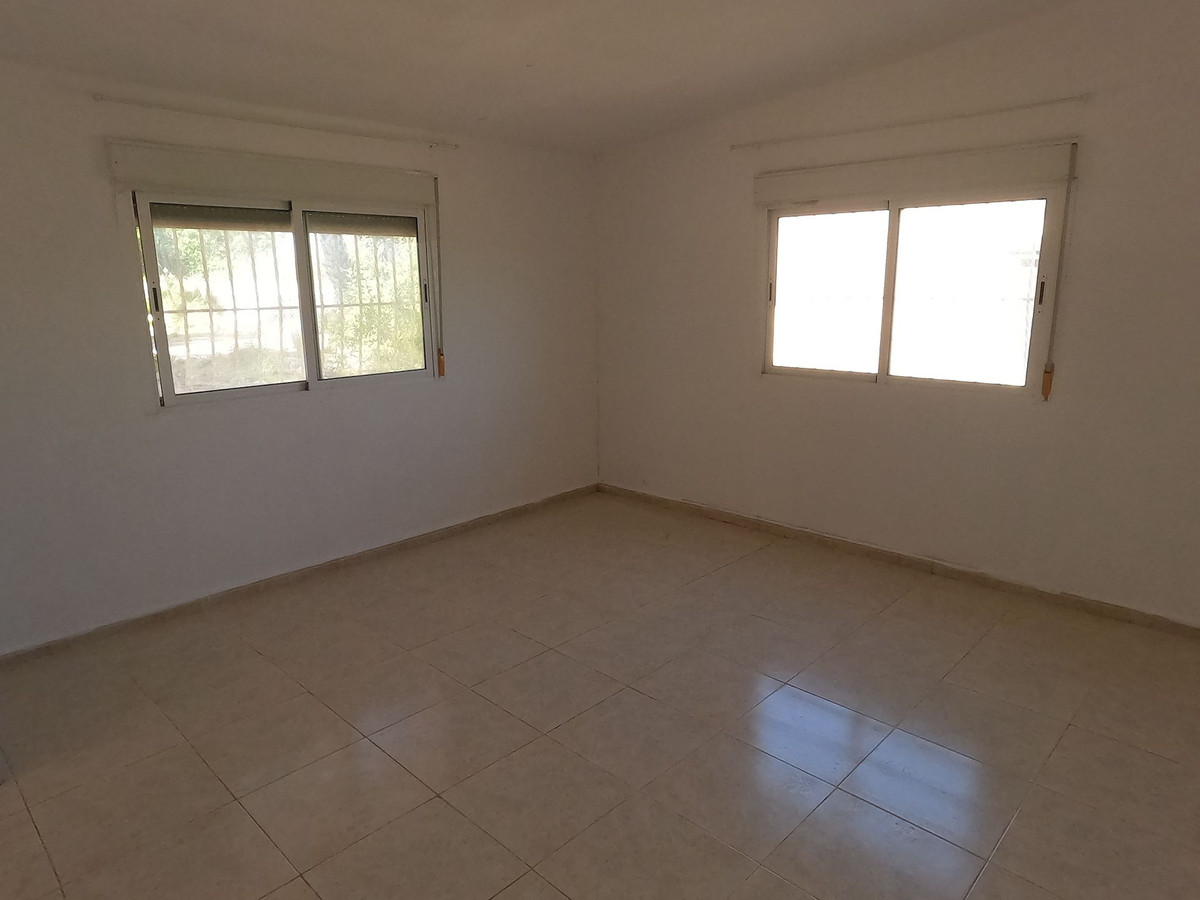 For sale - 4 Bedroom 2 Bathroom House - Detached Villa in Dolores - Dolores Centro  - Alicante