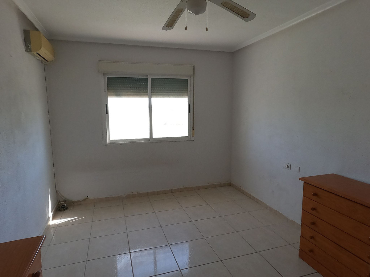 For sale - 4 Bedroom 2 Bathroom House - Detached Villa in Dolores - Dolores Centro  - Alicante