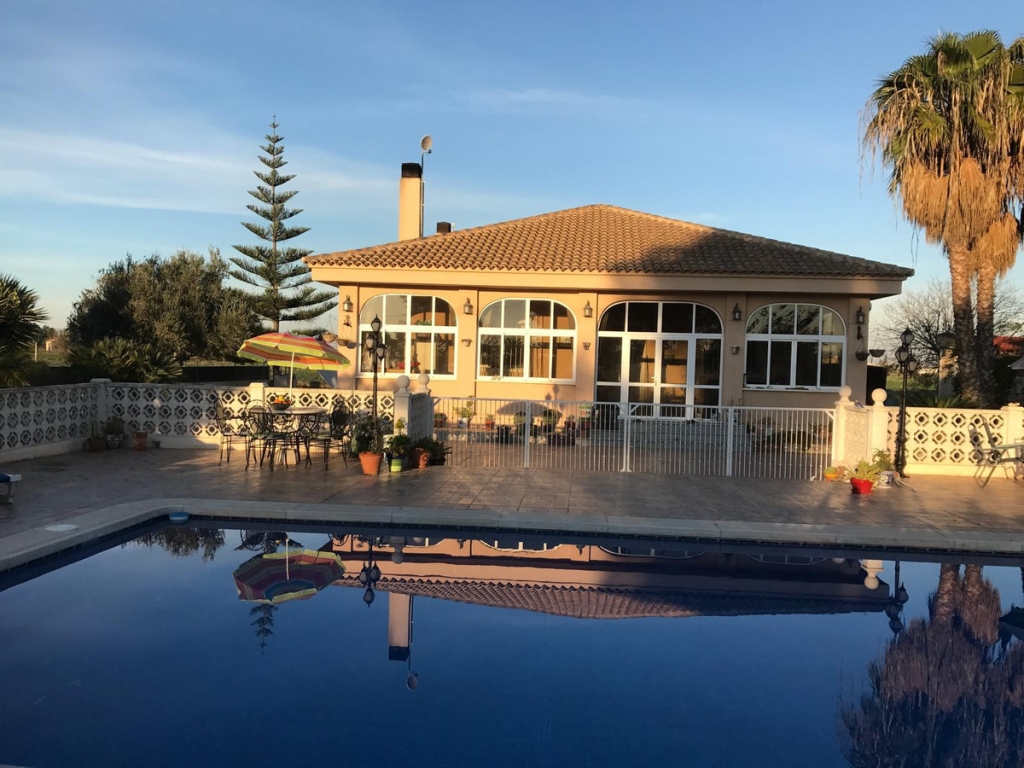 4 Bedroom 2 Bathroom House - Detached Villa in Dolores