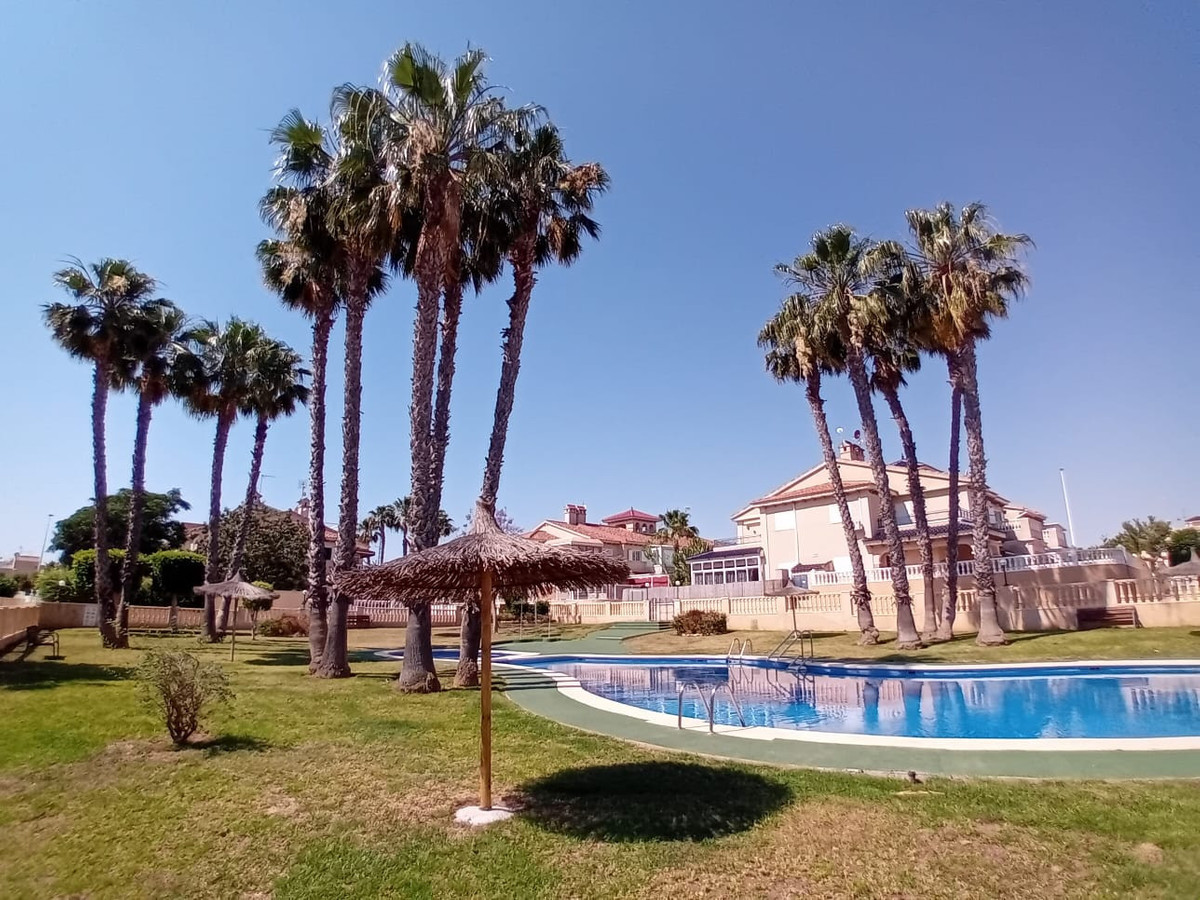For sale - 2 Bedroom 1 Bathroom Apartment - Ground Floor Apartment in Orihuela - Playa Flamenca  - Alicante