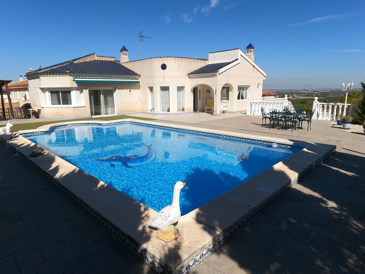 For sale - 4 Bedroom 3 Bathroom House - Detached Villa in Algorfa - Algorfa Centro  - Alicante