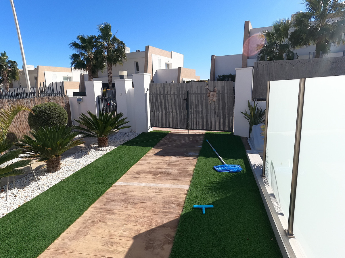 For sale - 3 Bedroom 2 Bathroom House - Detached Villa in Algorfa - Algorfa Centro  - Alicante