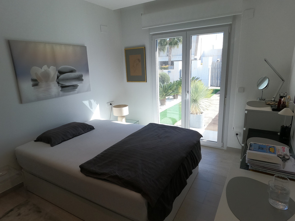 For sale - 3 Bedroom 2 Bathroom House - Detached Villa in Algorfa - Algorfa Centro  - Alicante