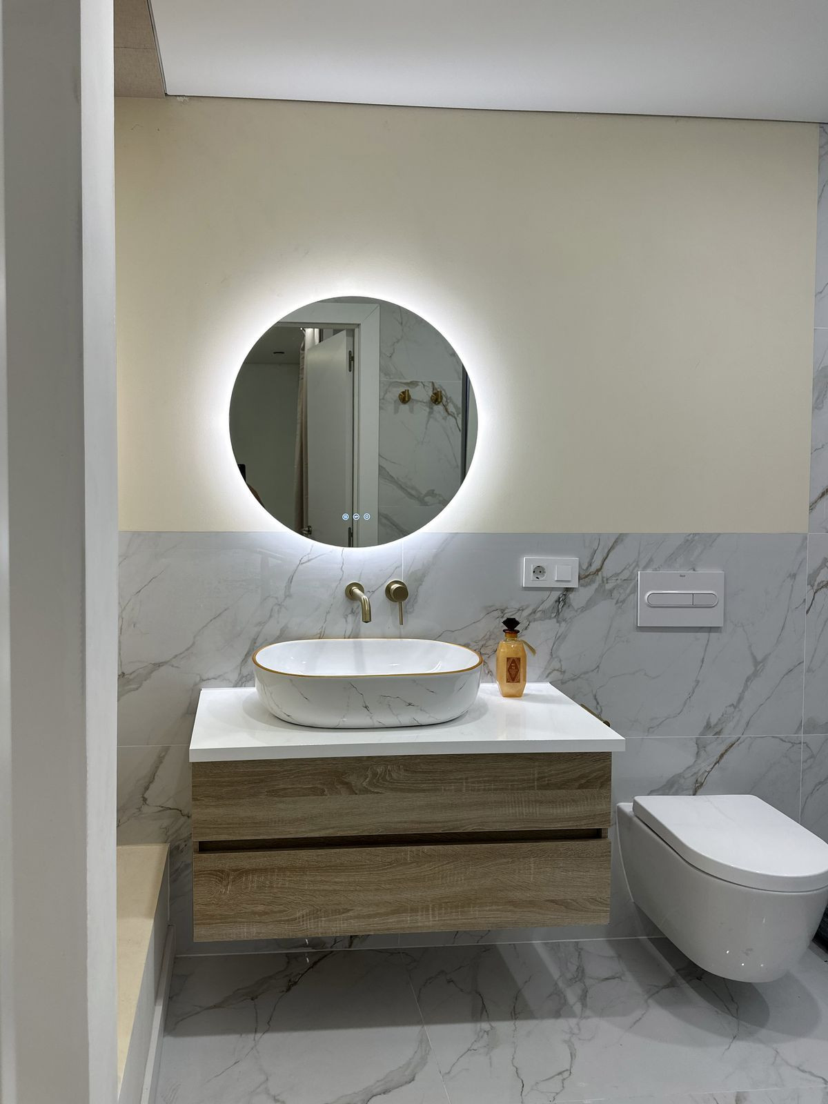 For sale - 2 Bedroom 2 Bathroom Apartment - Middle Floor Apartment in Torrevieja - Torrevieja Centro  - Alicante