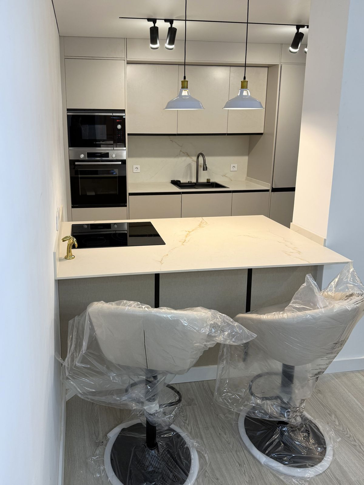 For sale - 2 Bedroom 2 Bathroom Apartment - Middle Floor Apartment in Torrevieja - Torrevieja Centro  - Alicante