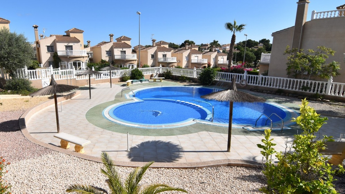 For sale - 2 Bedroom 2 Bathroom House - Townhouse in Orihuela - Villamartin  - Alicante