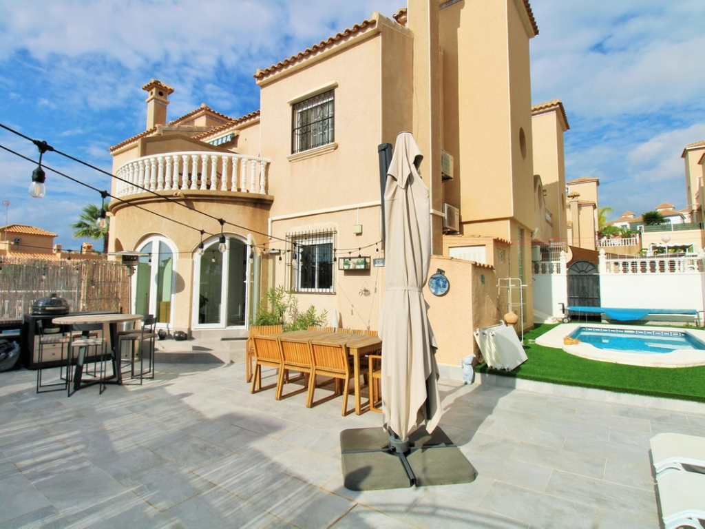 2 Bedroom 2 Bathroom House - Townhouse in Orihuela