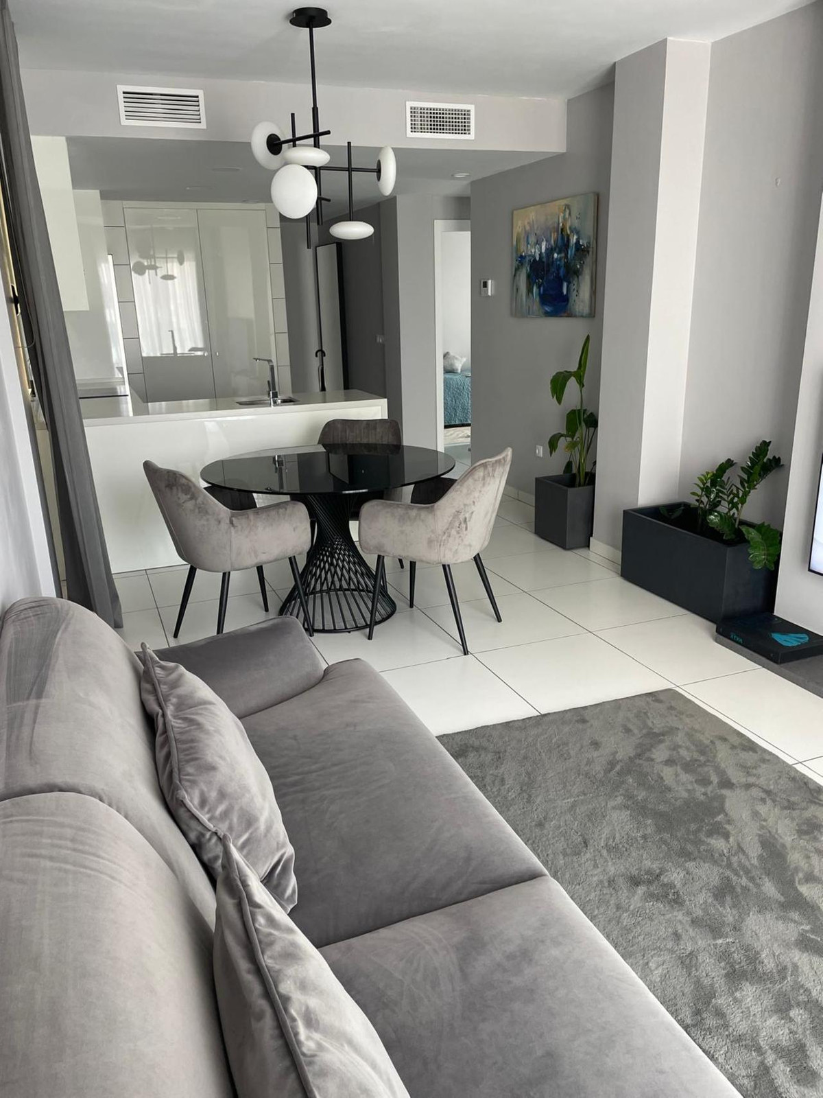 For sale - 2 Bedroom 2 Bathroom Apartment - Middle Floor Apartment in Orihuela - Villamartin  - Alicante