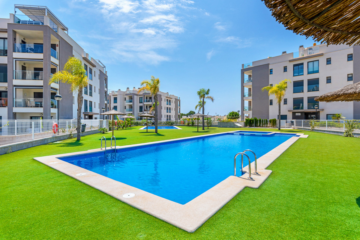 For sale - 2 Bedroom 2 Bathroom Apartment - Middle Floor Apartment in Orihuela - Villamartin  - Alicante