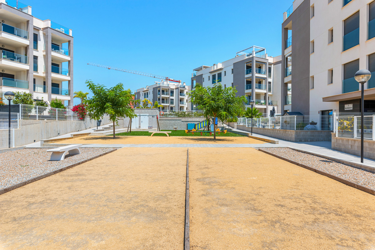 For sale - 2 Bedroom 2 Bathroom Apartment - Middle Floor Apartment in Orihuela - Villamartin  - Alicante