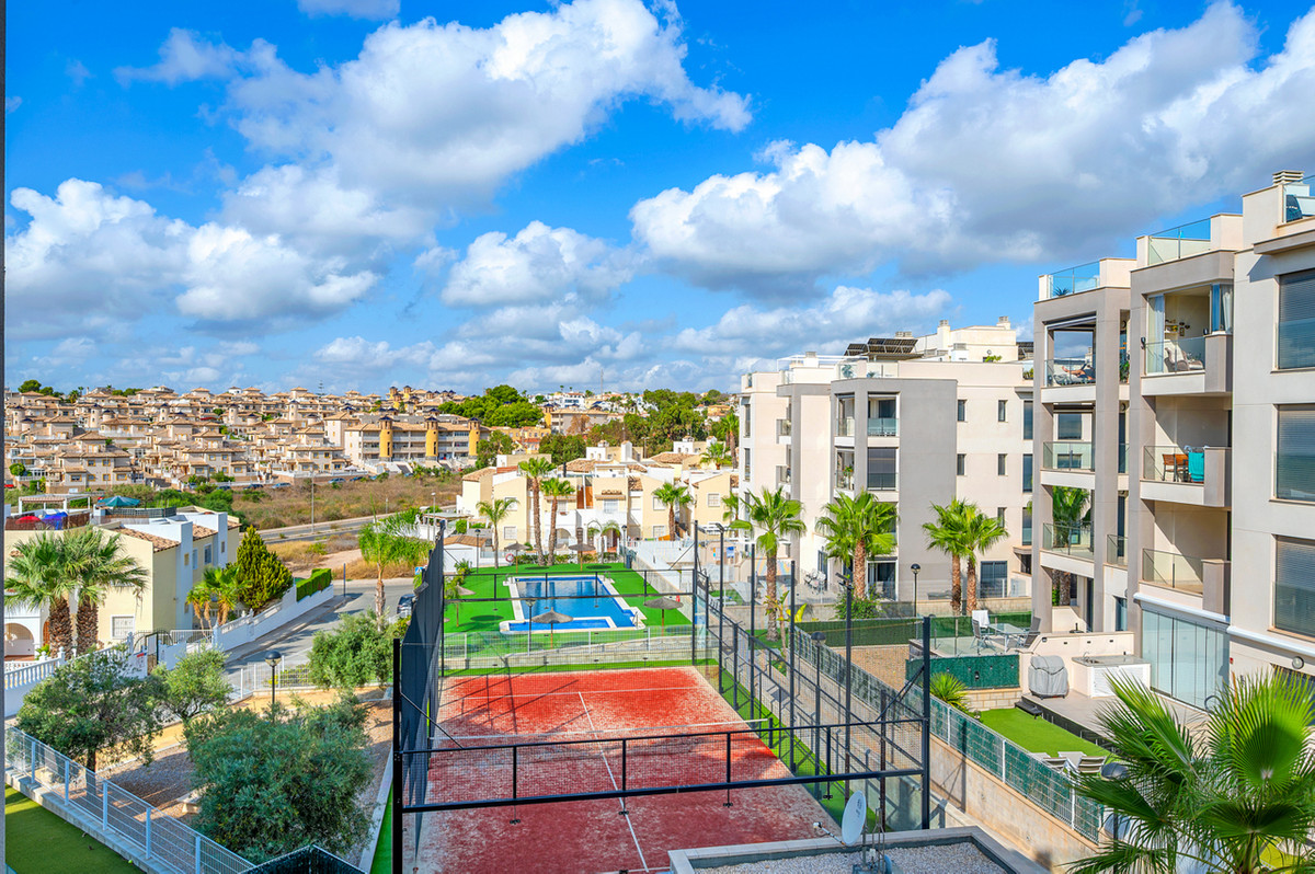 For sale - 2 Bedroom 2 Bathroom Apartment - Middle Floor Apartment in Orihuela - Villamartin  - Alicante