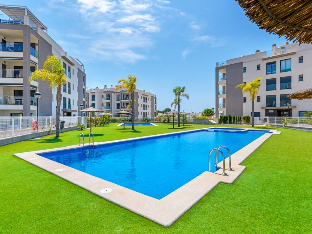 2 Bedroom 2 Bathroom Apartment - Middle Floor Apartment in Orihuela