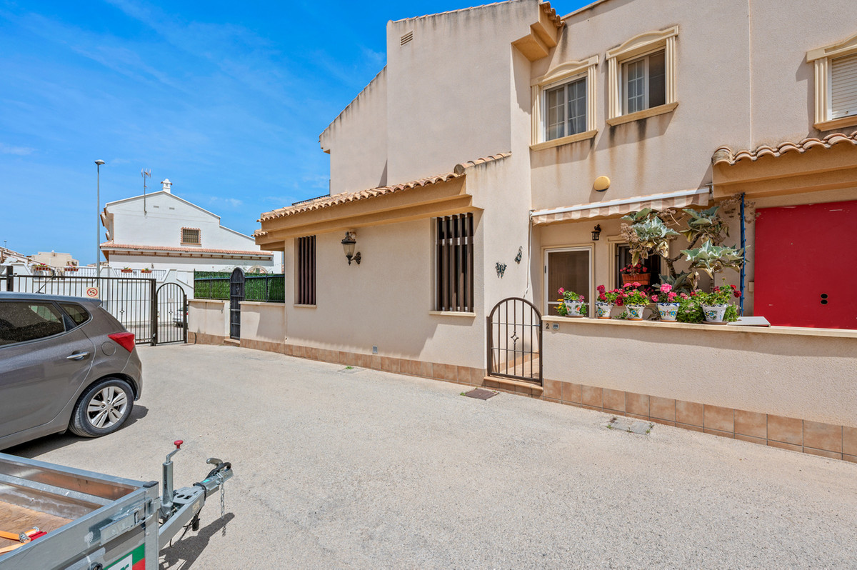 For sale - 2 Bedroom 1 Bathroom House - Townhouse in San Miguel de Salinas - San Miguel de Salinas Centro  - Alicante