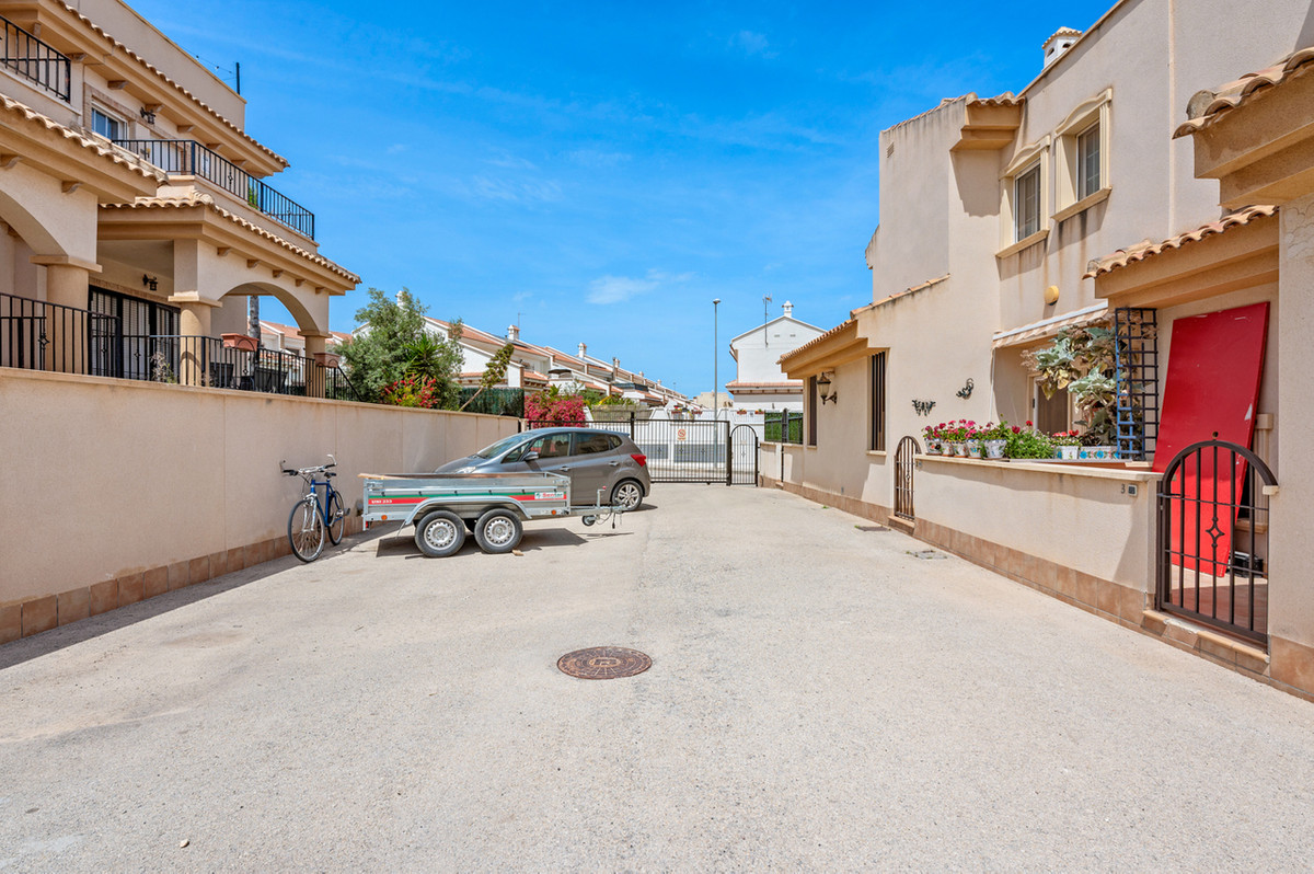 For sale - 2 Bedroom 1 Bathroom House - Townhouse in San Miguel de Salinas - San Miguel de Salinas Centro  - Alicante