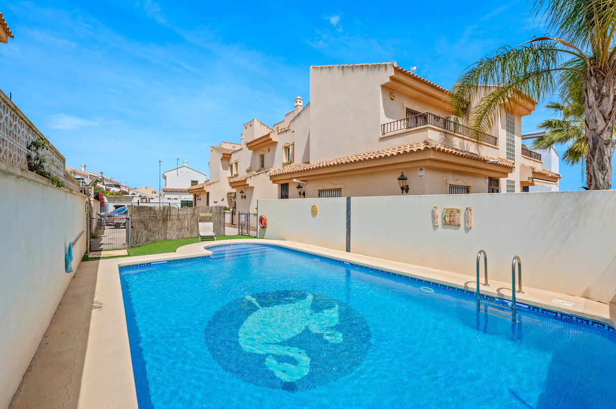 For sale - 2 Bedroom 1 Bathroom House - Townhouse in San Miguel de Salinas - San Miguel de Salinas Centro  - Alicante