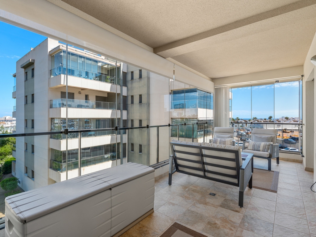2 Bedroom 2 Bathroom Apartment - Middle Floor Apartment in Orihuela