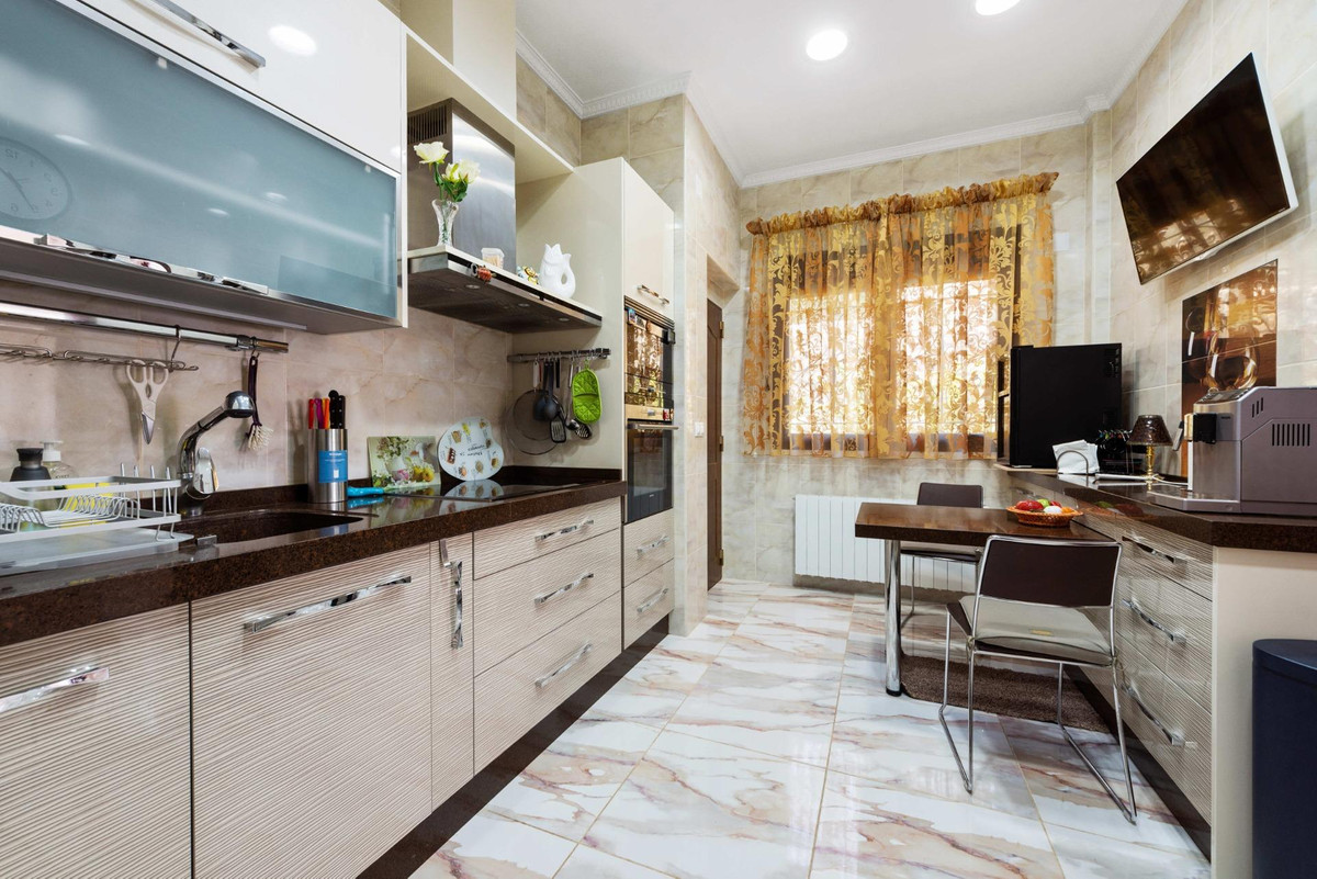 For sale - 4 Bedroom 3 Bathroom House - Detached Villa in Orihuela - Campoamor  - Alicante