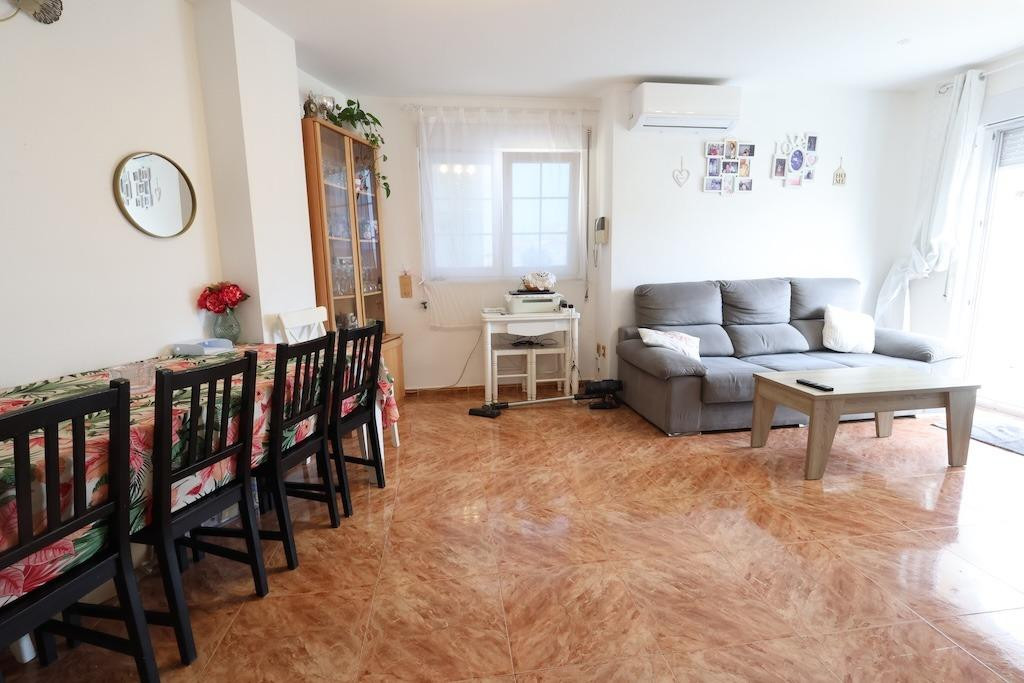 For sale - 3 Bedroom 2 Bathroom Apartment - Penthouse in Torrevieja - Torrevieja Centro  - Alicante