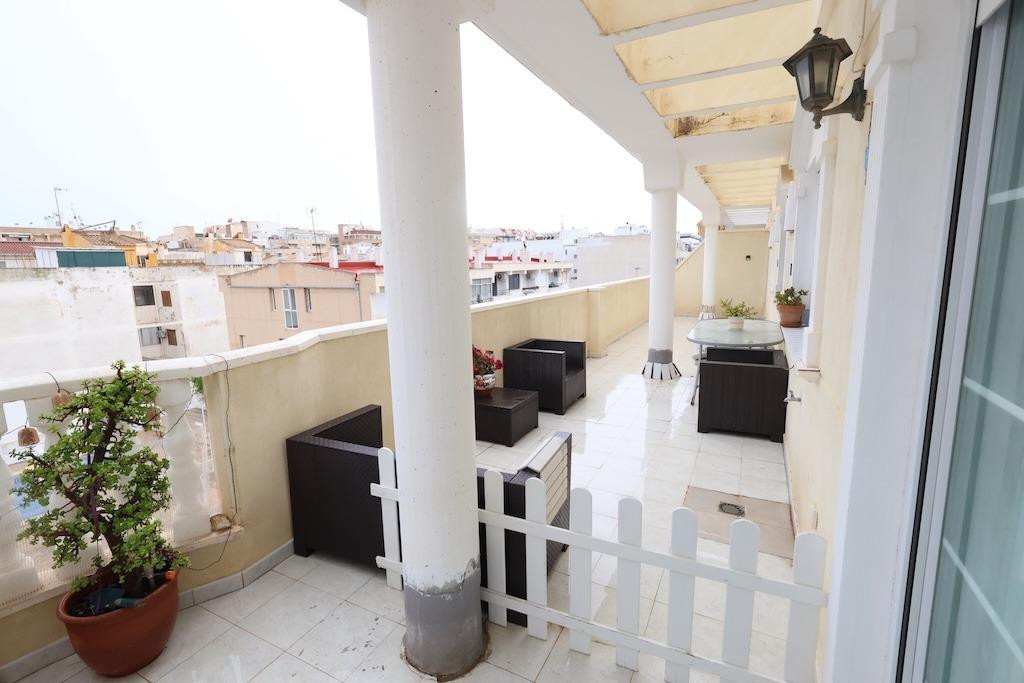 For sale - 3 Bedroom 2 Bathroom Apartment - Penthouse in Torrevieja - Torrevieja Centro  - Alicante