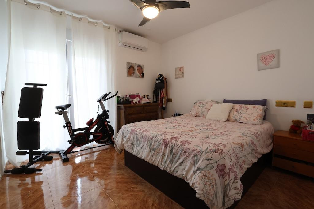 For sale - 3 Bedroom 2 Bathroom Apartment - Penthouse in Torrevieja - Torrevieja Centro  - Alicante