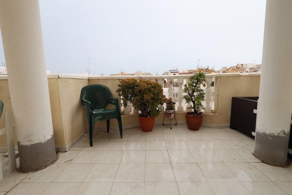 For sale - 3 Bedroom 2 Bathroom Apartment - Penthouse in Torrevieja - Torrevieja Centro  - Alicante