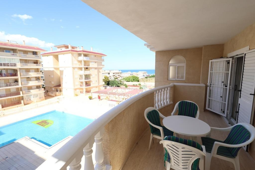 For sale - 2 Bedroom 1 Bathroom Apartment - Middle Floor Apartment in Torrevieja - La Mata  - Alicante