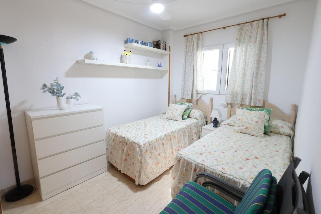 For sale - 2 Bedroom 1 Bathroom Apartment - Middle Floor Apartment in Torrevieja - La Mata  - Alicante