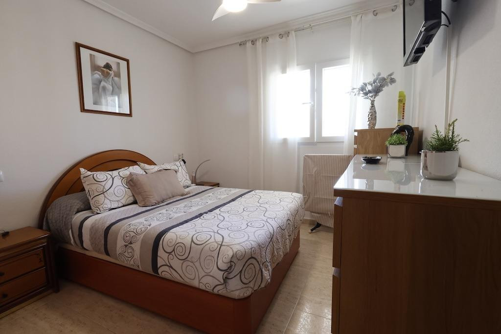 For sale - 2 Bedroom 1 Bathroom Apartment - Middle Floor Apartment in Torrevieja - La Mata  - Alicante