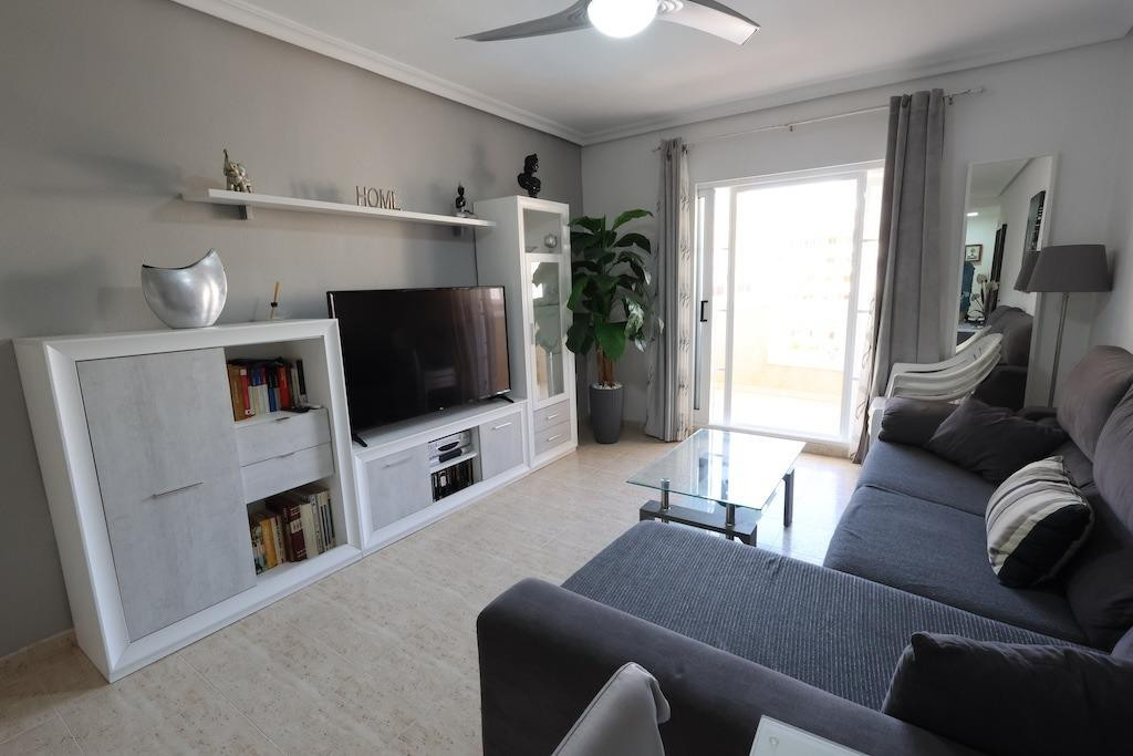 For sale - 2 Bedroom 1 Bathroom Apartment - Middle Floor Apartment in Torrevieja - La Mata  - Alicante
